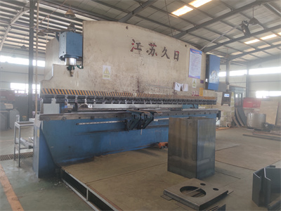 大型數(shù)控折彎機(jī)